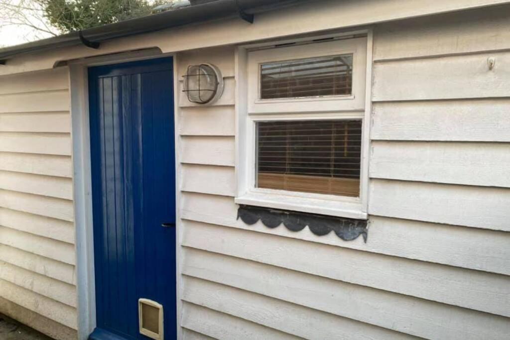 The Potting Shed. Small But Perfectly Formed Canterbury Exterior foto